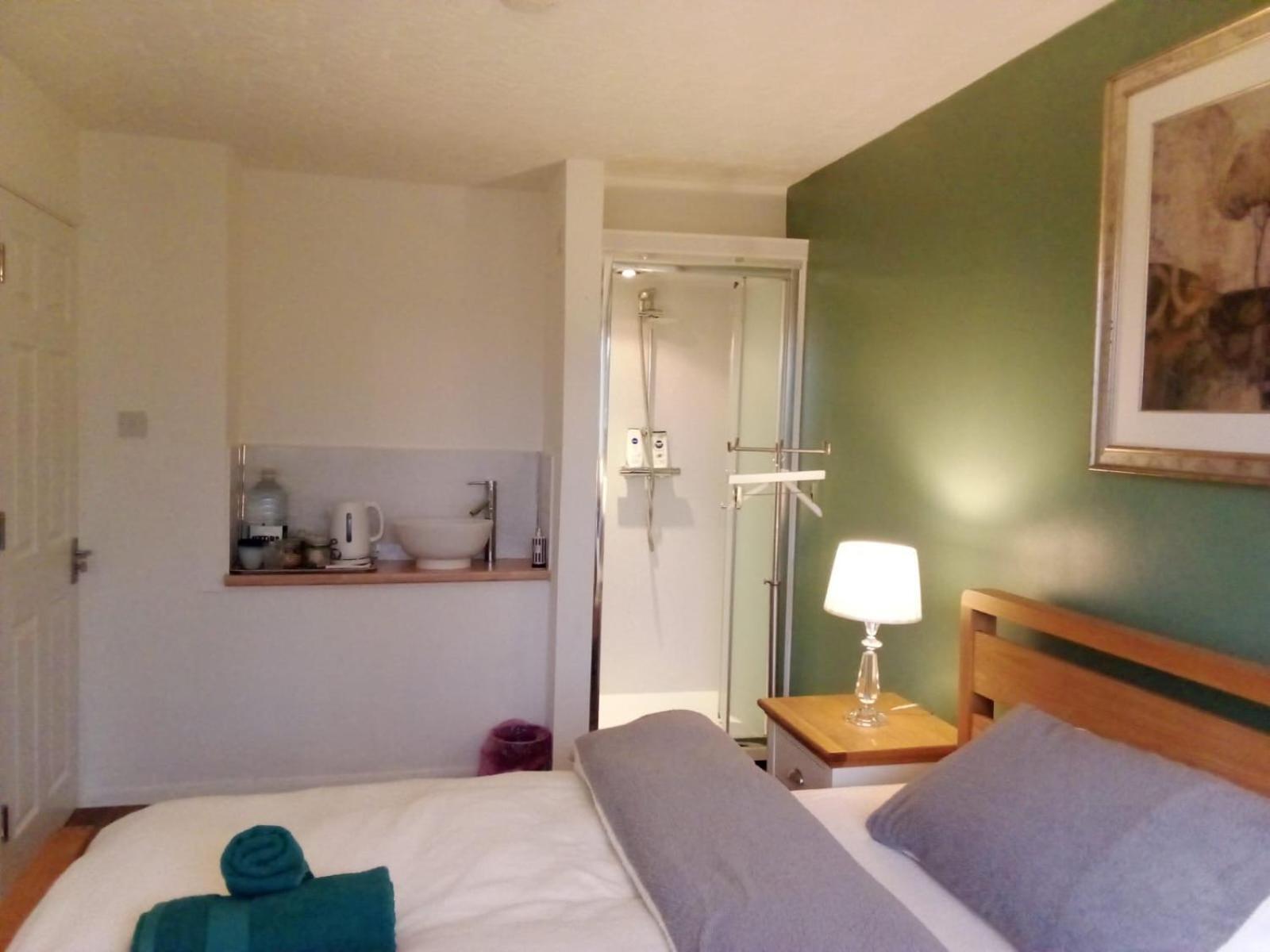 1 Luxurious Double Bedroom With Private Shower Reading Exteriér fotografie